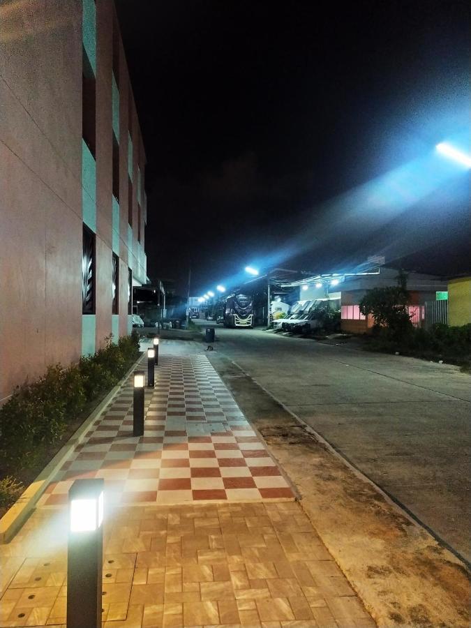 Apartment Tk Thongrak *
